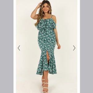 Showpo. NWT midi Flower dress